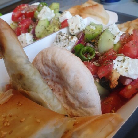 repas grec - ardeche - village nature zen