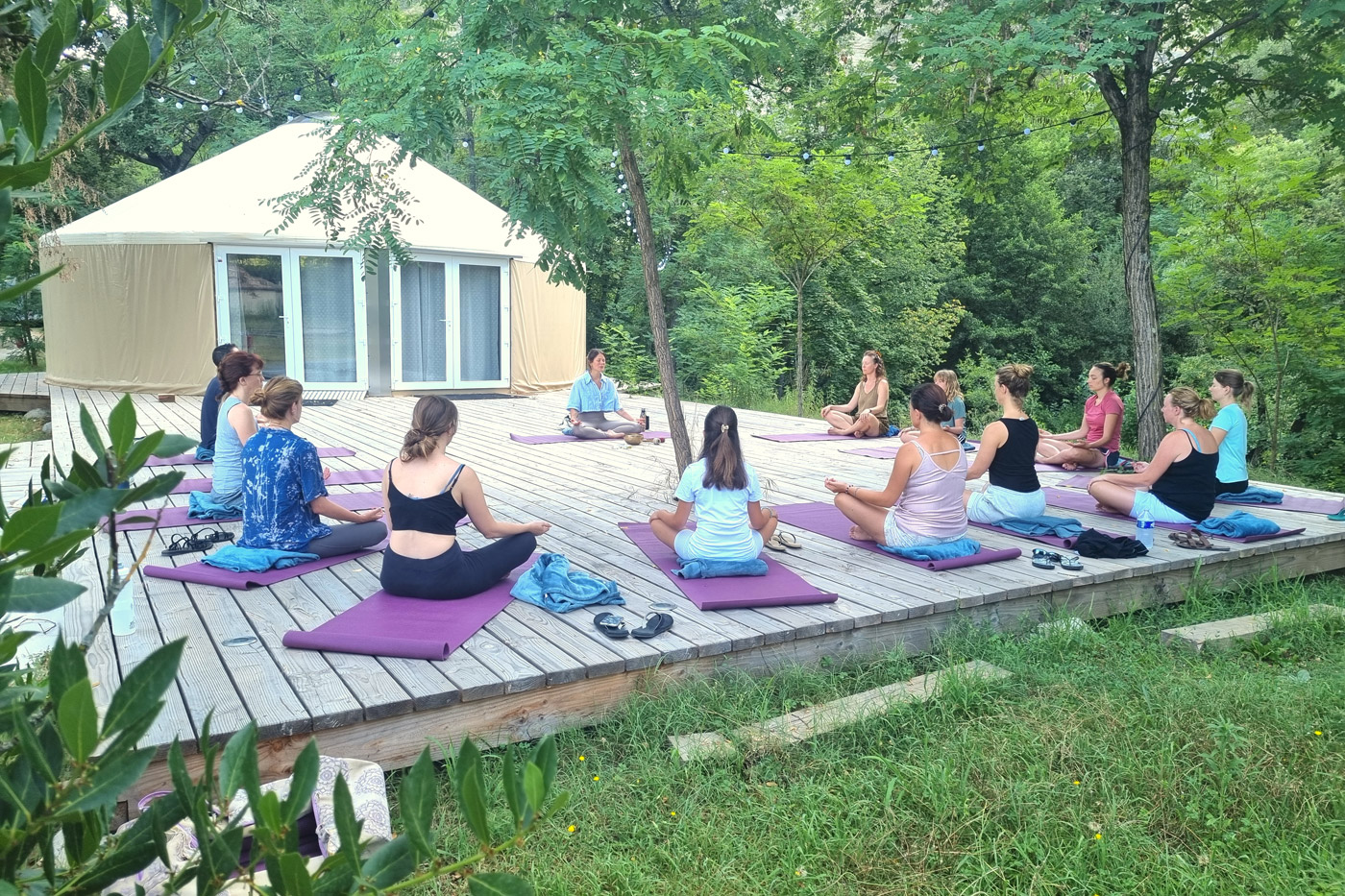 Village Nature Zen - Camping bien-être - Ardèche | Séance de Yoga