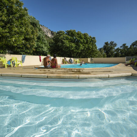 Piscine du camping avec pataugeoire
